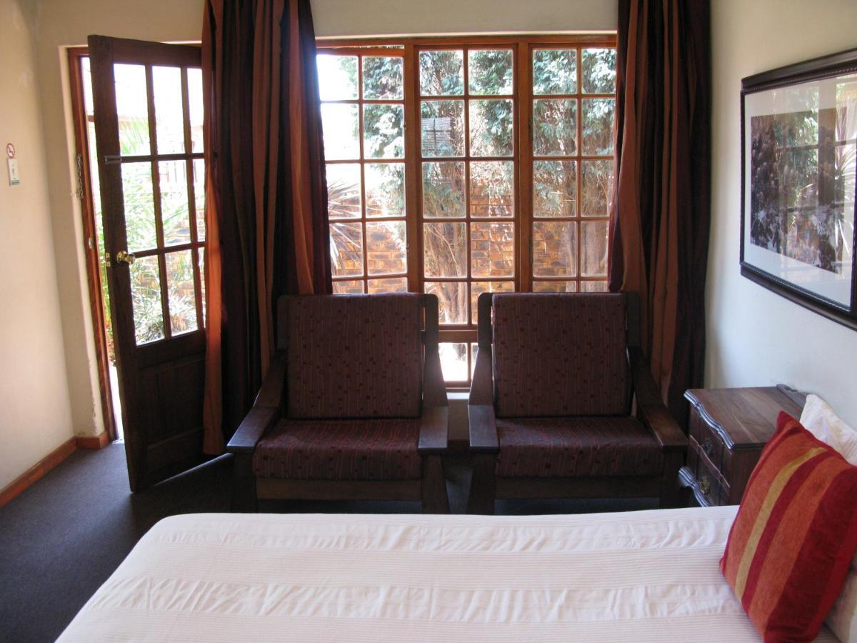Aero Guest Lodge Kempton Park Exterior photo