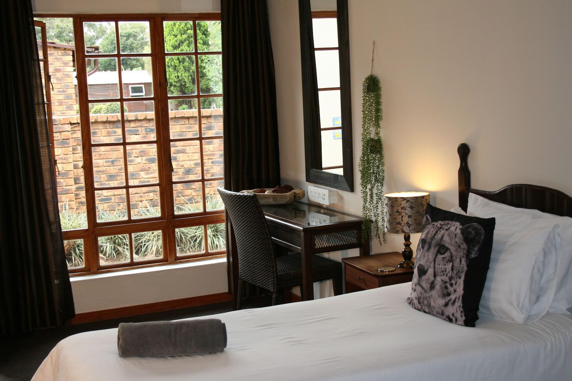 Aero Guest Lodge Kempton Park Exterior photo