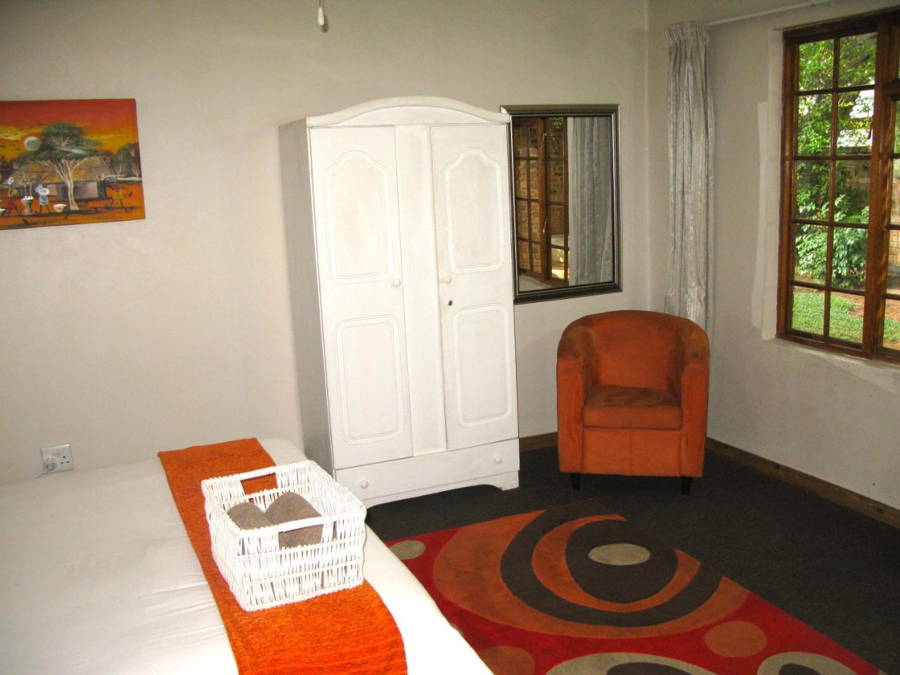 Aero Guest Lodge Kempton Park Exterior photo
