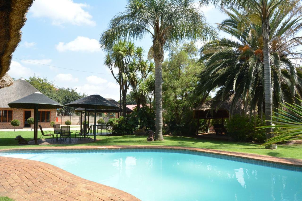Aero Guest Lodge Kempton Park Exterior photo